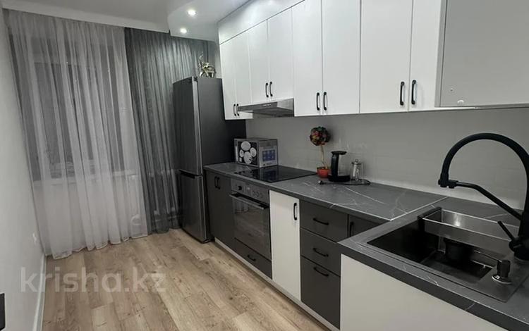 3-бөлмелі пәтер · 55 м² · 3/5 қабат, Михайловка ш/а., Мкр Михайловка, Аманжолова 3, бағасы: 33.4 млн ₸ в Караганде, Казыбек би р-н — фото 2