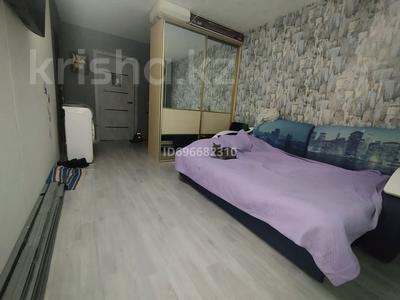 2-комнатная квартира · 44.4 м² · 1/5 этаж, Производственная — Рынок караван за 13 млн ₸ в Уральске