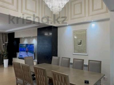 4-комнатная квартира · 177 м² · 3/4 этаж, Кабанбай батыра 43В за 240 млн ₸ в Астане, Есильский р-н