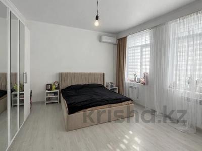 2-бөлмелі пәтер · 72 м² · 1/5 қабат, мкр Самал, Абиш Кекильбай улы 60/1 блок F, бағасы: 31 млн ₸ в Атырау