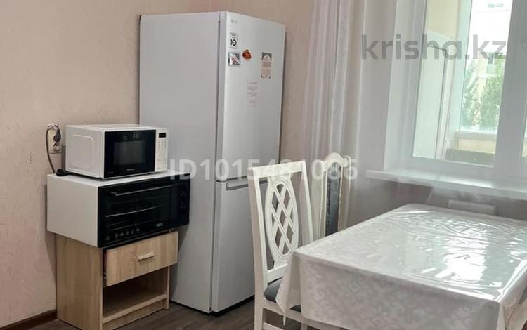 1-комнатная квартира · 35 м² · 5/9 этаж, Керей и Жанибек хандар 12/1 за 250 000 ₸ в Астане, Есильский р-н — фото 2