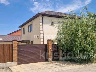 Жеке үй · 8 бөлме · 260 м² · 10 сот., мкр Атырау, Проезд Зеренді 1, бағасы: 500 000 〒