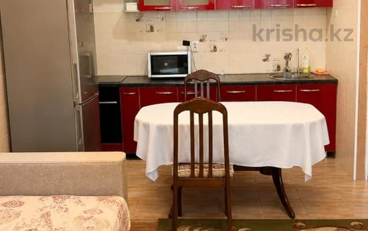 2-комнатная квартира · 57.4 м² · 3/12 этаж, мкр Жетысу-3, проспект Абая 50 — станция метро Бауыржана Момышулы за 36.5 млн ₸ в Алматы, Ауэзовский р-н — фото 2