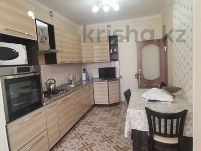 3-комнатная квартира, 75.9 м², 3/5 этаж, Тауелсиздик пр-т за 28 млн 〒 в Актобе