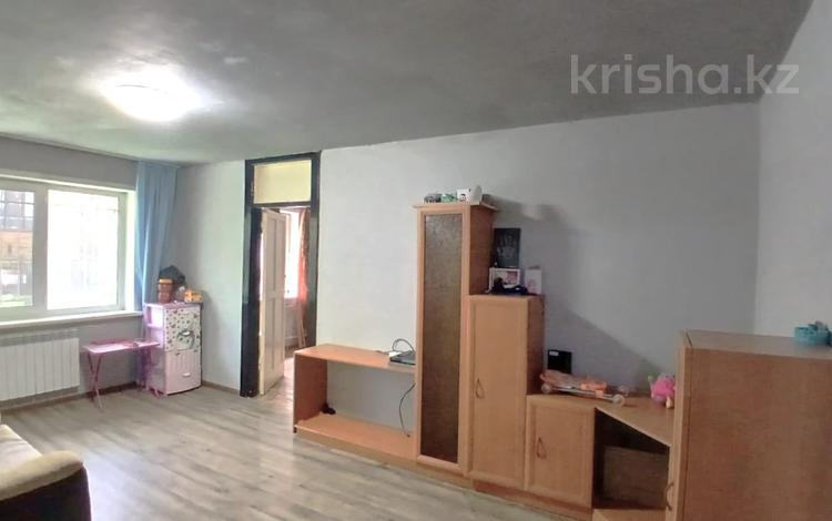 3-комнатная квартира · 57.5 м² · 1/5 этаж, мкр Новый Город, Абдирова 30/1 за 18 млн ₸ в Караганде, Казыбек би р-н — фото 2