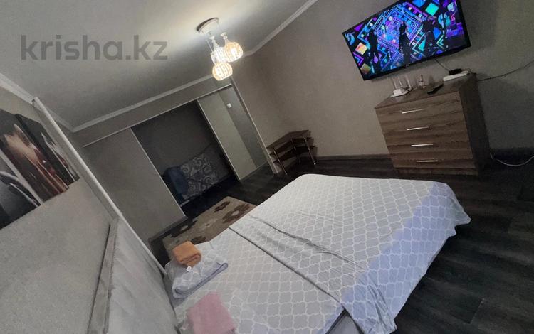 1-бөлмелі пәтер · 32 м² · 2 қабат, Жаңа қала ш/а., Абдирова 26, бағасы: 11 000 ₸ в Караганде, Казыбек би р-н — фото 4