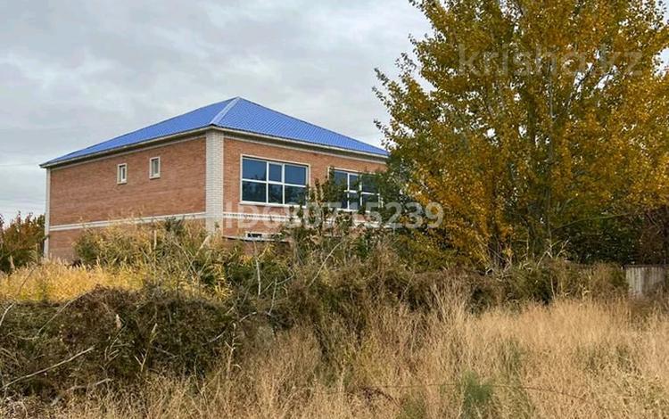 Отдельный дом · 8 комнат · 351 м² · 13 сот., Береке (Память Ильича), Участок 173.дом за 40 млн ₸ в Атырау — фото 2