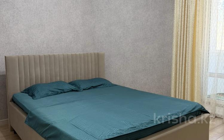 2-комнатная квартира · 80 м² · 1/5 этаж, мкр. Алтын орда, Батыс 2 мкр 9/3 — Квартира находится возле Апорта и анаға тағзым есть рядом за 16 000 ₸ в Актобе — фото 10