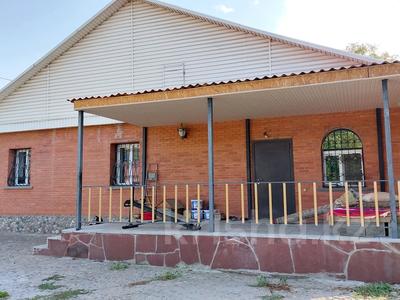 Отдельный дом · 5 комнат · 141.5 м² · 14.28 сот., Райымбека — Центральная за 59 млн 〒 в Алмалыке