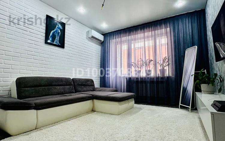 2-комнатная квартира · 55 м² · 5/5 этаж, мкр 4 27/2 — Трасса Желаево за 22 млн ₸ в Уральске — фото 2