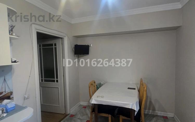 3-бөлмелі пәтер · 90 м² · 2/5 қабат, Кабанбай батыра 109 — Амангельды, бағасы: 75.5 млн ₸ в Алматы, Алмалинский р-н — фото 2