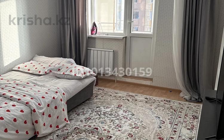 1-комнатная квартира · 38 м² · 5/12 этаж, мкр Акбулак 69 за 200 000 ₸ в Алматы, Алатауский р-н — фото 2