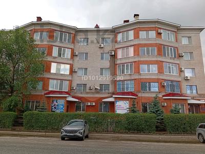 1-бөлмелі пәтер · 49 м² · 4/5 қабат, Асау-барак 55 — Дом Акваторий пересечение ул. Айтеке би, бағасы: 14 млн ₸ в Актобе, мкр. Курмыш