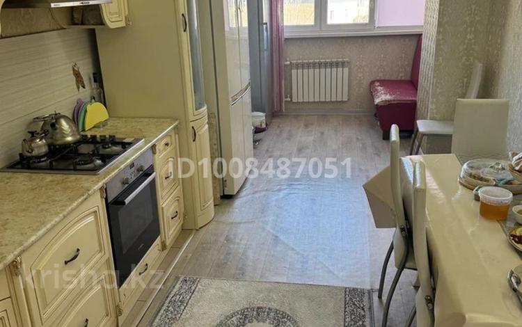 2-бөлмелі пәтер · 96 м² · 2/8 қабат, мкр. Алтын орда 7 — Мангилик ел, бағасы: 40 млн ₸ в Актобе — фото 6