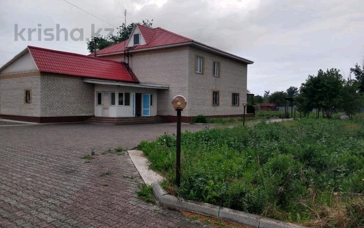 Жеке үй · 5 бөлме · 250 м² · 30 сот., Алтынсарина 15а, бағасы: 65 млн 〒 в Ушарале — фото 2