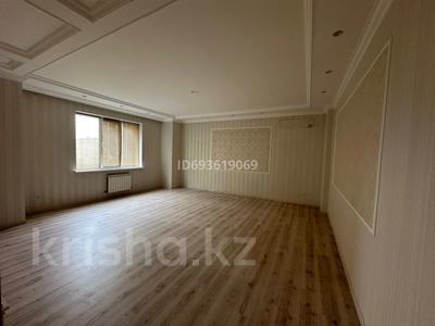 2-комнатная квартира, 111.3 м², Кунаева за 50 млн 〒 в Шымкенте, Аль-Фарабийский р-н
