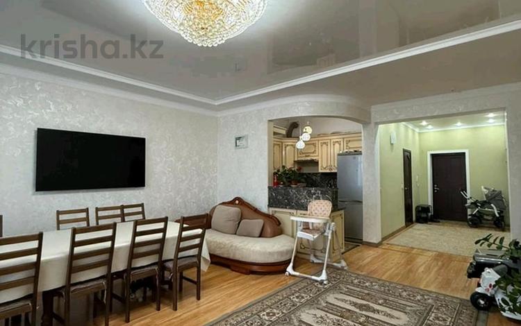 3-комнатная квартира · 117 м² · 7/9 этаж, мкр 12 за 35.7 млн ₸ в Актобе — фото 2