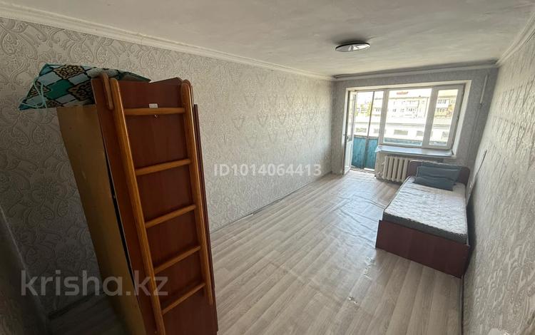 2-комнатная квартира · 48 м² · 4/4 этаж, 342 квартал 8 за 150 000 ₸ в Семее — фото 2