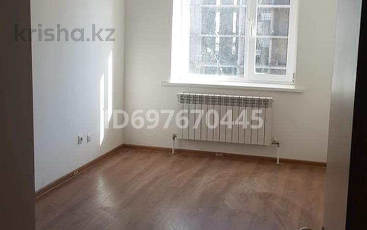 2-комнатная квартира · 45 м² · 2/5 этаж, е-18 5 — школа Binom за 23 млн 〒 в Астане, Нура р-н — фото 2