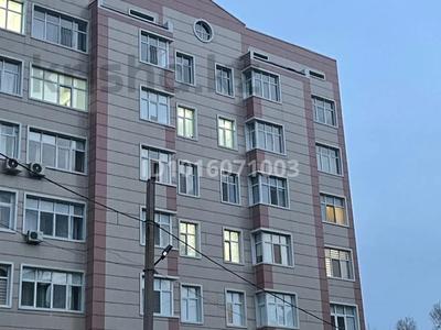 3-комнатная квартира · 105 м² · 7/8 этаж, Сарсенбаева 8 Б — Рядом с 12 ой со школы за 43 млн ₸ в Таразе
