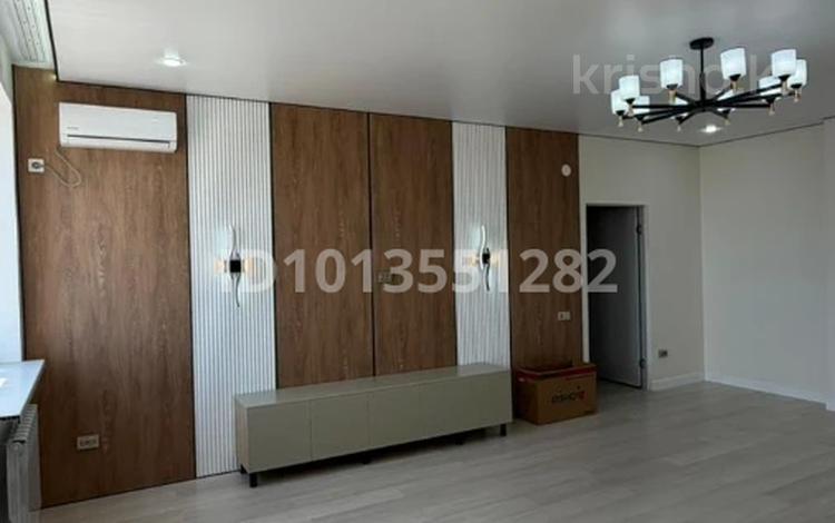 2-комнатная квартира · 83.9 м² · 4/10 этаж, мкр Центральный, Абая 26/5 за 40 млн ₸ в Атырау — фото 11