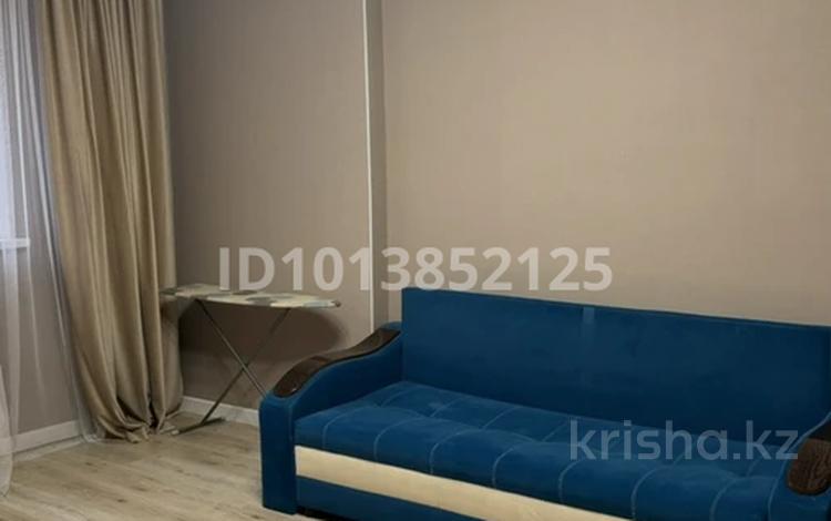 1-комнатная квартира · 45 м² · 1/5 этаж, мкр. Алтын орда за 140 000 ₸ в Актобе — фото 2