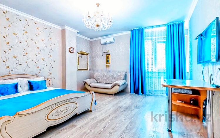 1-комнатная квартира · 50 м² · 6/11 этаж, 16-й мкр 44 — МОРЕ,АКВАПАРК,ТРК АКТАУ,ЦЕНТР ГОРОДА за 8 000 ₸ в Актау — фото 2
