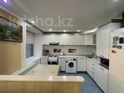 Продажа квартир в Карагандинской обл.: 3-комнатная квартира, 61 м², 8/9 этаж, мкр Юго-Восток, Мкр Юго-Восток,ул Гапеева 9 за 23.5 млн 〒 3-комнатная квартира, 61 м², 8/9 этаж, мкр Юго-Восток, Мкр Юго-Восток,ул Гапеева 9 за 23.5 млн 〒 в Караганде, Казыбек би р-н
