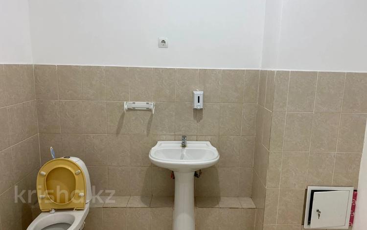Офисы, салоны красоты · 51.4 м² за 303 260 〒 в Актау, 14-й мкр — фото 2