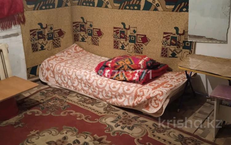 Отдельный дом · 1 комната · 18 м² · 600 сот., мкр СМП 163 4 — Р Дина маг байлык за 30 000 〒 в Атырау — фото 2