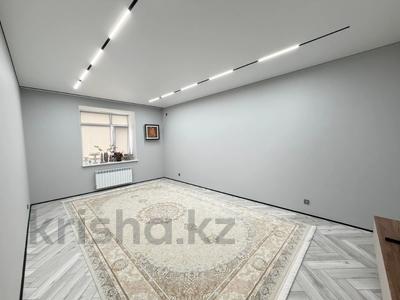 2-бөлмелі пәтер · 80 м² · 1/5 қабат, Алтын Орда (бывш Батыс-2), бағасы: 42 млн ₸ в Актобе