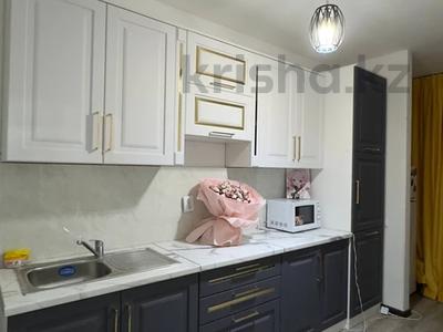 Продажа квартир в Туркестанской обл.: 1-комнатная квартира · 35 м² · 11/11 этаж, ЖКСауран 40/5 — 11-улица ЖКСауран за 12 млн 〒 1-комнатная квартира · 35 м² · 11/11 этаж, ЖКСауран 40/5 — 11-улица ЖКСауран за 12 млн 〒 в Туркестане