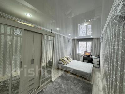 2-бөлмелі пәтер, 44 м², 2/5 қабат, Майкудук, 14й микрорайон, бағасы: 11.7 млн 〒 в Караганде, Алихана Бокейханова р-н