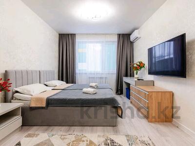 2-комнатная квартира · 65 м² · 5/10 этаж, Толе би 285/8 к1 — ТРЦ Grand park. за 20 000 ₸ в Алматы, Ауэзовский р-н