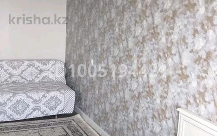 1-бөлмелі пәтер · 40 м² · 4/10 қабат, мкр 11 110, бағасы: 8 000 ₸ в Актобе — фото 2