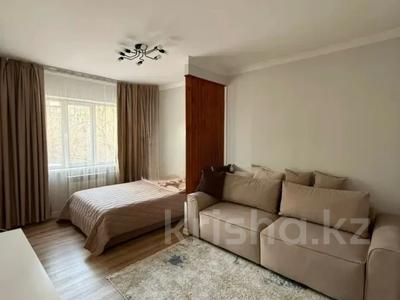 1-бөлмелі пәтер · 43 м² · 3/5 қабат, мкр Аксай-5, бағасы: 32 млн ₸ в Алматы, Ауэзовский р-н