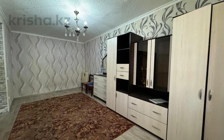 1-комнатная квартира · 30 м² · 1/2 этаж, ул. Жамбыла за 10 млн ₸ в Караганде, Казыбек би р-н — фото 3