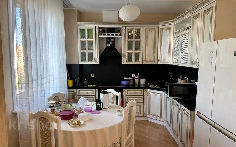 4-комнатная квартира · 134 м² · 10/16 этаж, Валиханова 12 за 62.5 млн ₸ в Астане, р-н Байконур — фото 2