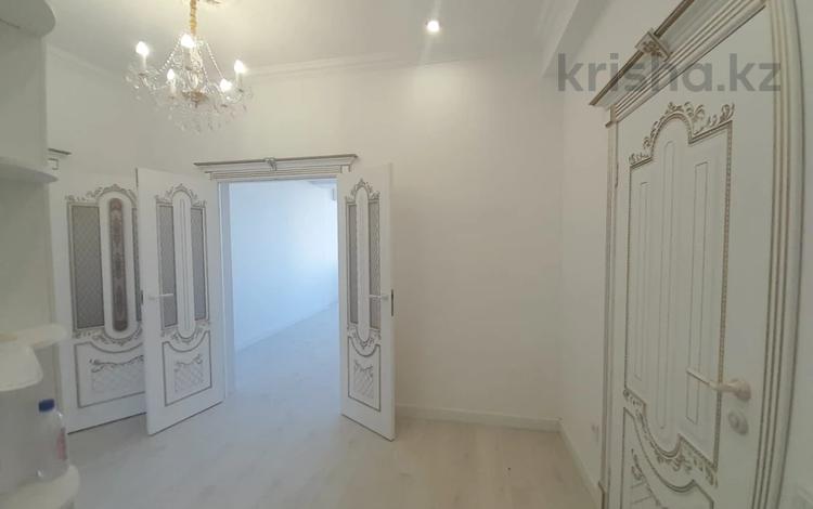 1-комнатная квартира, 77 м², 2/7 этаж, Мкр Болашак за 35 млн 〒 в Талдыкоргане — фото 2