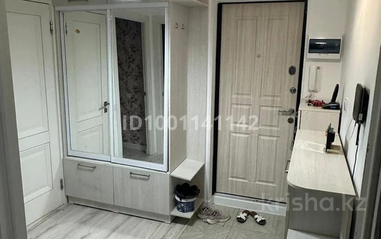 3-бөлмелі пәтер · 62.9 м² · 1/5 қабат, Центральный ш/а. 9, бағасы: 24 млн ₸ в Атырау, мкр Центральный — фото 2