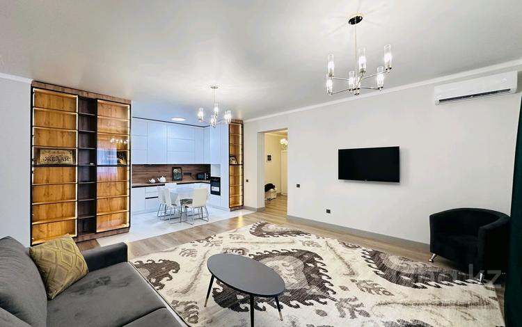 5-бөлмелі пәтер · 185 м² · 13 қабат, Мкр. Самал-3 15, бағасы: 120 000 ₸ в Алматы, Медеуский р-н — фото 2