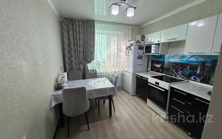 3-комнатная квартира · 64 м² · 4/9 этаж, мкр Юго-Восток, Язева 6 за 30 млн ₸ в Караганде, Казыбек би р-н — фото 2