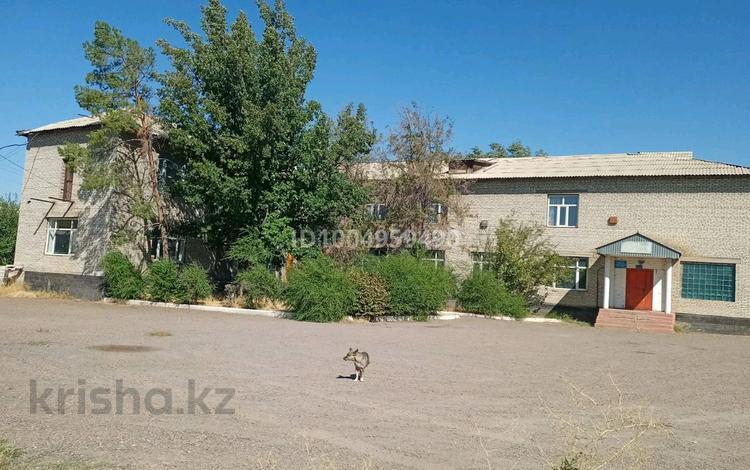Кеңселер, білім орталықтары · 1023.2 м², бағасы: 50 млн ₸ в Шу — фото 2