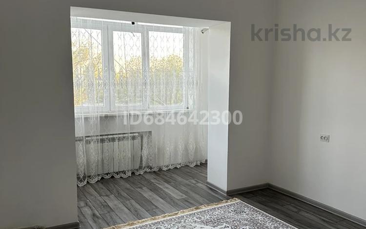 2-комнатная квартира, 40 м², 5/5 этаж помесячно, Казыбек би 142 — Детская стоматология