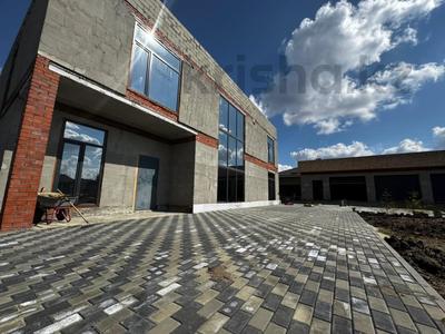 Отдельный дом · 5 комнат · 292 м² · 10 сот., Озерная за 120 млн 〒 в Мичуринское