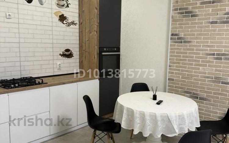 2-комнатная квартира · 69.9 м² · 3/9 этаж, Самал 82 — Коняхина за 250 000 ₸ в Уральске — фото 11