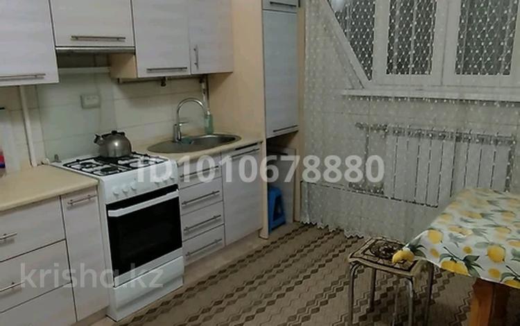 3-бөлмелі пәтер · 75 м² · 7/9 қабат, Ауэзова 11 — Толе би - Ауэзова, бағасы: 400 000 ₸ в Алматы, Алмалинский р-н — фото 2