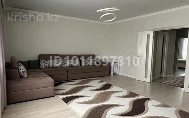 3-комнатная квартира · 98.5 м² · 4/5 этаж, ул. Герольда Бельгера 74/2 за 47.5 млн ₸ в Уральске, мкр Школьник — фото 2