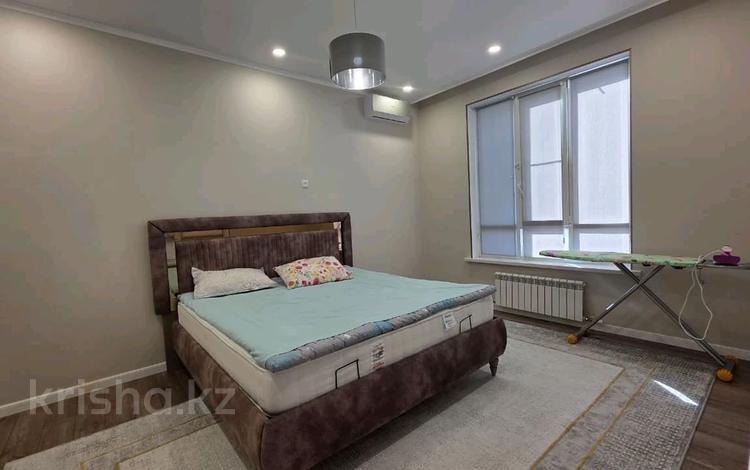 2-бөлмелі пәтер · 88 м² · 3/16 қабат, Байтерекова 100/4, бағасы: 300 000 ₸ в Шымкенте, Каратауский р-н — фото 2