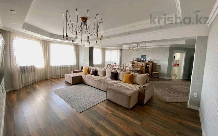 5-комнатная квартира · 176 м² · 15/15 этаж, Шакарима 60 — Кабанбай батыра за 52 млн 〒 в Семее — фото 2